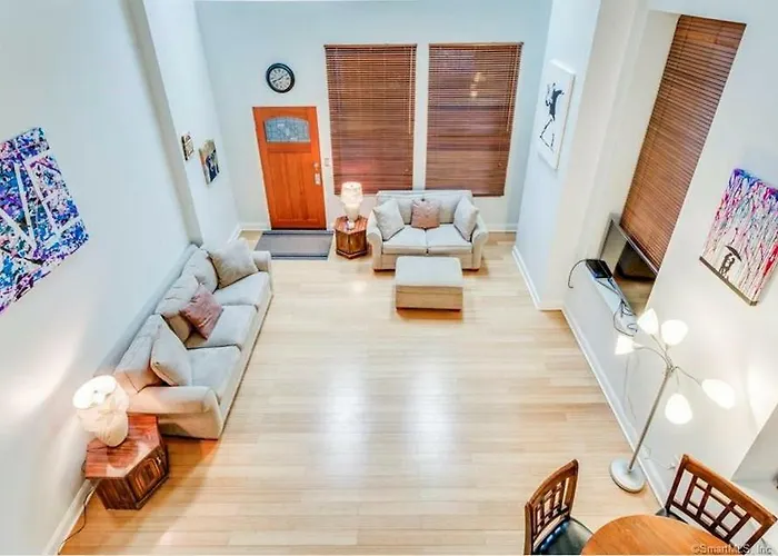 Full Loft Apartment Near Omni Hotel